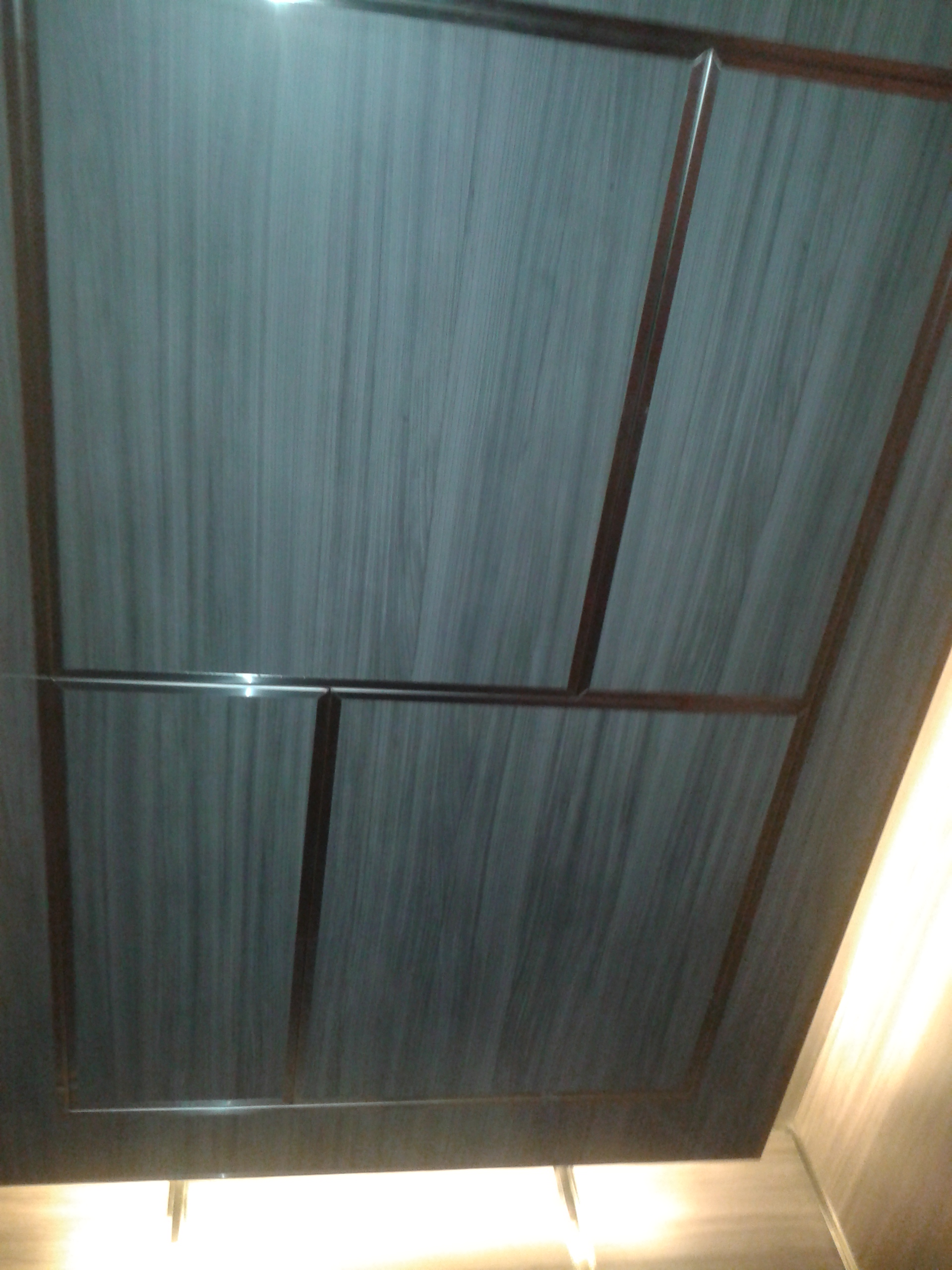 Intricate Ceiling Design w/ Stainless Steel Binder